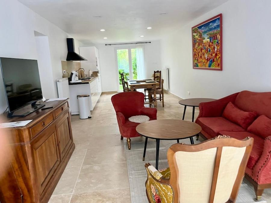 Apartment Symphonie Meuble *